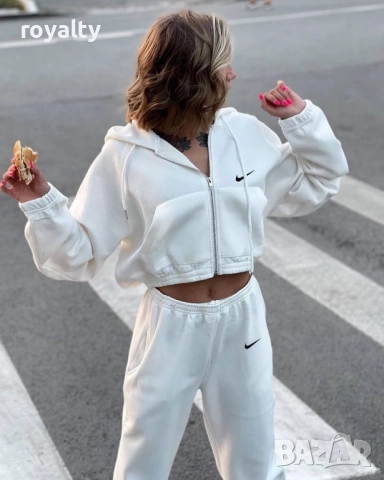Nike спортен дамски комплект , снимка 2 - Спортни екипи - 51845080