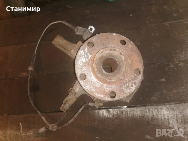 Шенкел десен Нисан Алмера Тино 2.2 дизел 114 коня 