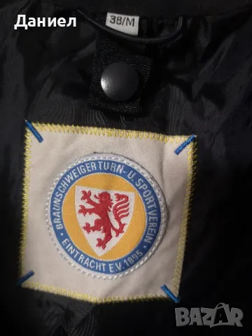 Яке на Eintracht Braunschweig , снимка 4 - Фен артикули - 50319557