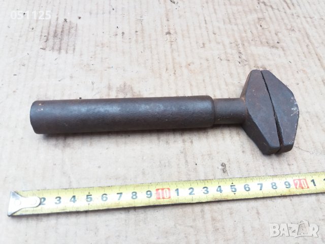 интересен гаечен ключ - подвижен, снимка 3 - Стяги - 37491840