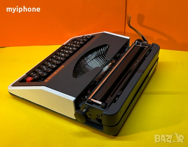 	Пишеща Машина Хеброс 1300Ф 3 Цвята Кирилица нова лента топ състояние обслужена+подарък резервна лен, снимка 6 - Други ценни предмети - 53076642