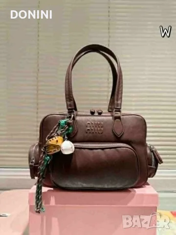 Miu Miu дамска чанта от естествена кожа, снимка 3 - Чанти - 55894588