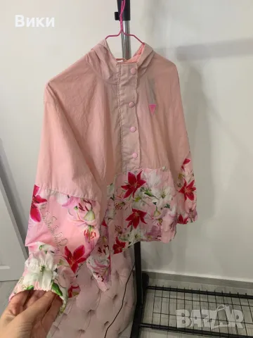 Guess ветровка размер S-M, снимка 5 - Спортни екипи - 48702185