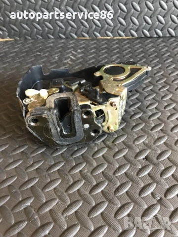 Заключващ механизъм за задна лява врата за KIA Opirus 3.5 (2006), снимка 2 - Части - 53274999