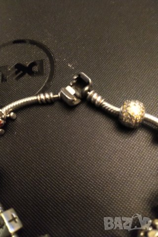 Пандора оригинална сребърна гривна с 11 талисмана , снимка 10 - Гривни - 31988226