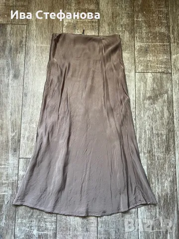 Нова дълга бежова nude цвят елегантна сатенена сатен пола за всякакъв повод тип трапец  русалка, снимка 7 - Поли - 48863482