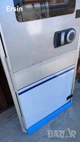 Оригинална врата за  Каравана KNAUS SPORT Монтажни размери 172/60 Цена 1250.00 лева, снимка 4 - Къмпинг мебели - 49240560
