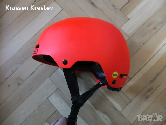 Продавам велосипедна/скейт каска Giro Dime MIPS, 51-55 см