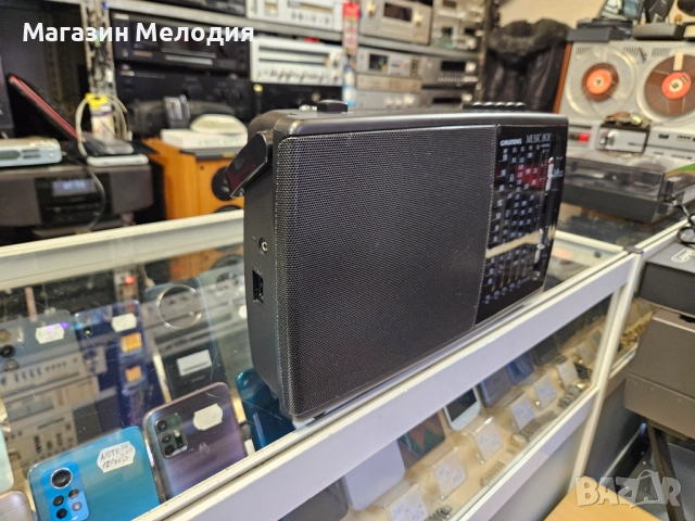 Радио Grundig Music Boy 170 В отлично техническо и визуално състояние., снимка 6 - Радиокасетофони, транзистори - 51094223