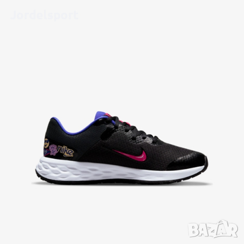 Дамски маратонки Nike Revolution 6 SE, снимка 2 - Маратонки - 44708466