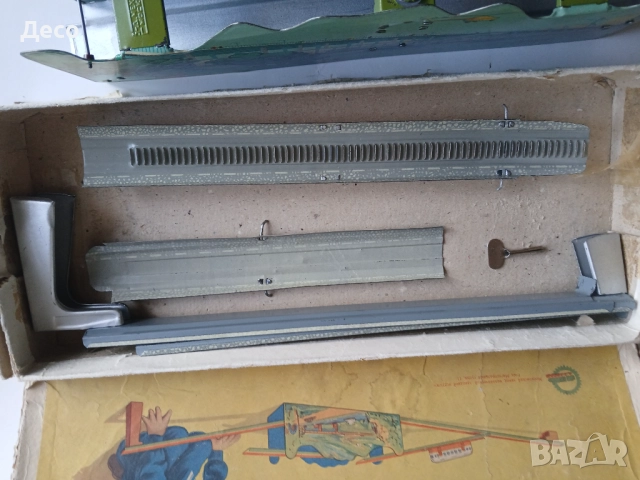 Стара ламаринена руска играчка Автобус със трамплин., снимка 2 - Колекции - 52823289