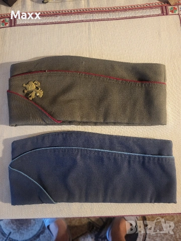 Продавам военни пилотки от БА 1990-те