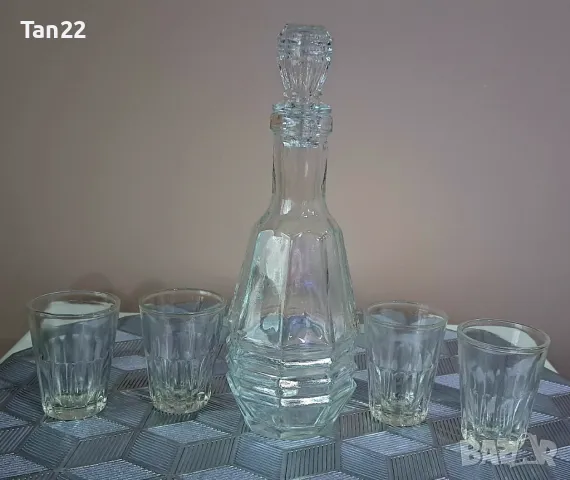 Шише с 4 чаши, снимка 1