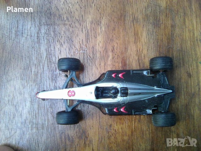 Модел на състезателна кола от Формула - 1, снимка 2 - Колекции - 38796378
