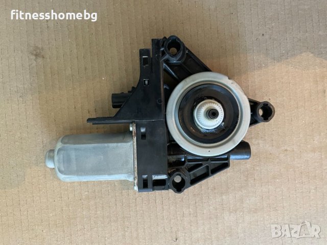 2014-2022 JEEP CHEROKEE - ЗАДНА ЛЯВА - МОТОР НА РЕГУЛАТОРА НА ПРОЗОРЦА НА ВРАТА - 931402103, снимка 2 - Части - 42328650