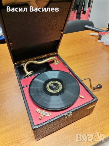 Перфектно възстановен ретро грамофон, снимка 1 - Антикварни и старинни предмети - 36605430