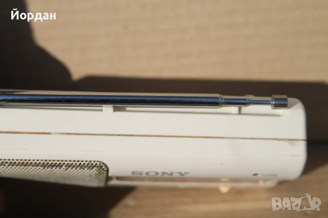 Радио ''Sony ICF-380'' , снимка 3 - Радиокасетофони, транзистори - 49404895