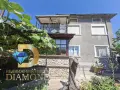 Двуетажна къща в град Първомай, снимка 1