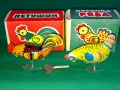 СССР 2 стари руски механични ламаринени играчки Петел и Кокошка Made in USSR, снимка 1