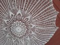 Ръчно плетена на една кука кръгла покривка за маса, снимка 5