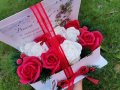 Кутия тип книга със спапунени рози страхотен подарък за предстоящите  празници, снимка 1