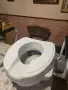 Надстройка за тоалетна чиния - Повдигаща тоалетна седалка MOBIAK 12,5 см с подлакътници - Нова, снимка 5