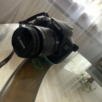 Canon EOS 1300D с обектив efs 18-55mm, снимка 2 - Фотоапарати - 44804025