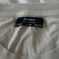 Тениска на Bershka, снимка 2 - Тениски - 44192761