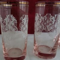 Ретро  чаши розово стъкло и златен кант , снимка 2 - Антикварни и старинни предмети - 19837565