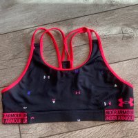 Under Armour спортен сутиен, снимка 1 - Корсети, бюстиета, топове - 33959190