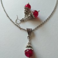 Прелестно красивият Викториански комплект бижута в рубинено червено с прекрасни елементи цвят сребро, снимка 5 - Бижутерийни комплекти - 32011286