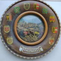 Дървена ръчно резбована висяща табела / чиния  за стена .Salzburg Austria, снимка 2 - Антикварни и старинни предмети - 38438517
