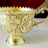 Арабски чаши от месинг,релефни цветя. , снимка 2 - Антикварни и старинни предмети - 40700950