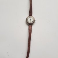 Стар сребърен механичен дамски часовник, снимка 1 - Антикварни и старинни предмети - 38972744