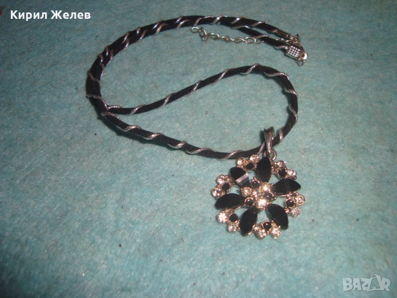 СКЪПОЦЕННО КРИСТАЛНО МОДНО КОЛИЕ ВЕЧЕРНО БИЖУ СРЕБРИСТ МЕДАЛЬОН 25508, снимка 1