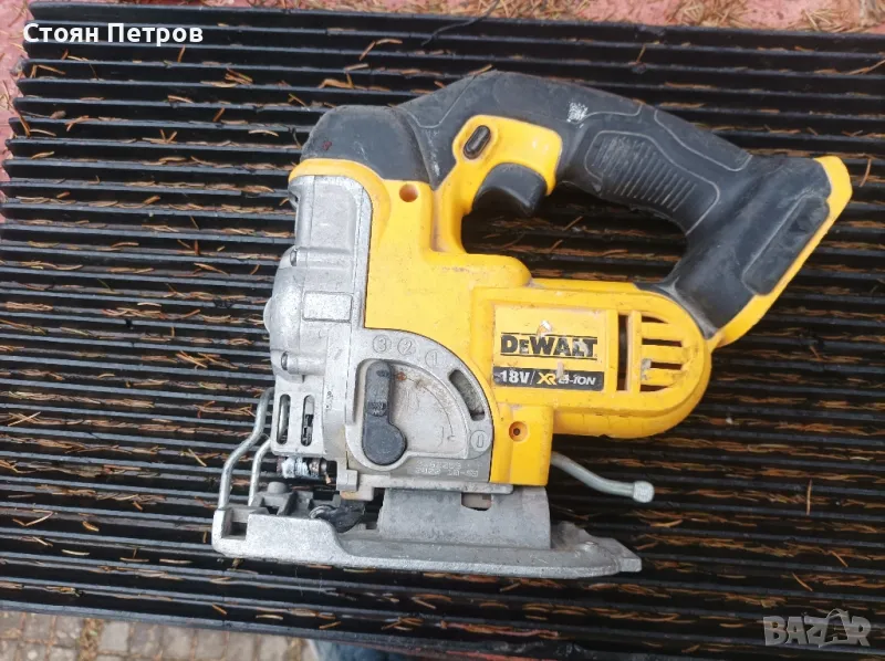 Акумулаторен прободен трион ,зеге Девалт DewaltDCS331  , снимка 1