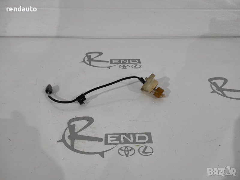 Сензор за ниво на водата в горивен филтър Toyota Corolla Verso Avensis Auris 1CD , снимка 1