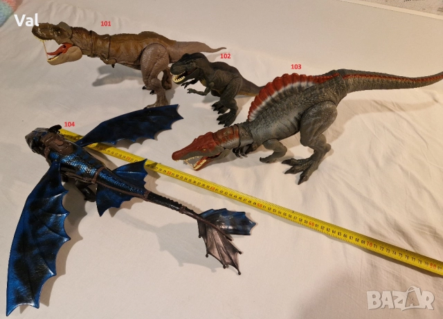 Фигурки на дракони „How To Train Your Dragon“ и Динозаври