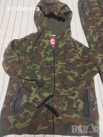 Nike Tech XL оригинален, снимка 3 - Детски анцузи и суичери - 52587360