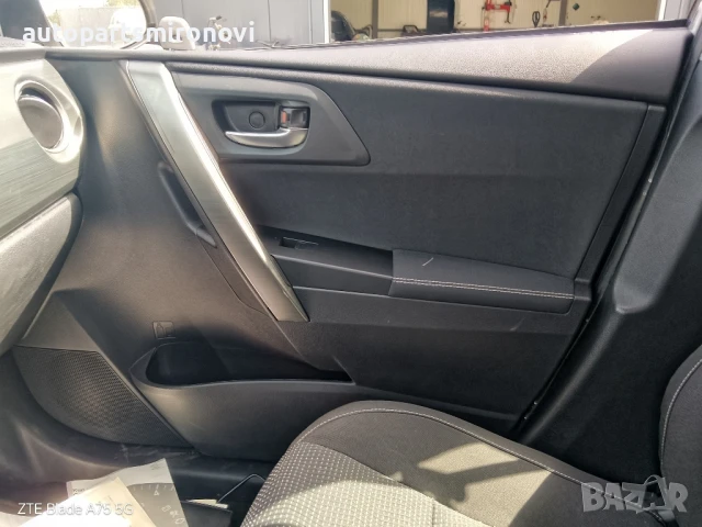 Аурис 2013 дизел НА ЧАСТИ, снимка 15 - Автомобили и джипове - 51159518