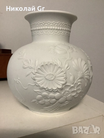 Ваза за цветя порцелан произведено в Германия Kaiser  отличен състояние височина  16 см, снимка 2 - Декорация за дома - 53944326