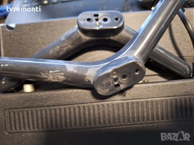 крачета оригинална стойка телевизор Crown модел 3233T2