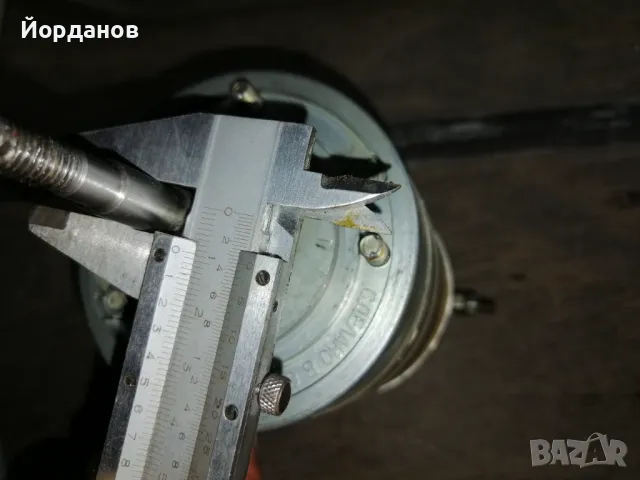 Ел. Двигател 12 волта ,220вата,руски , снимка 2 - Селскостопанска техника - 47901901