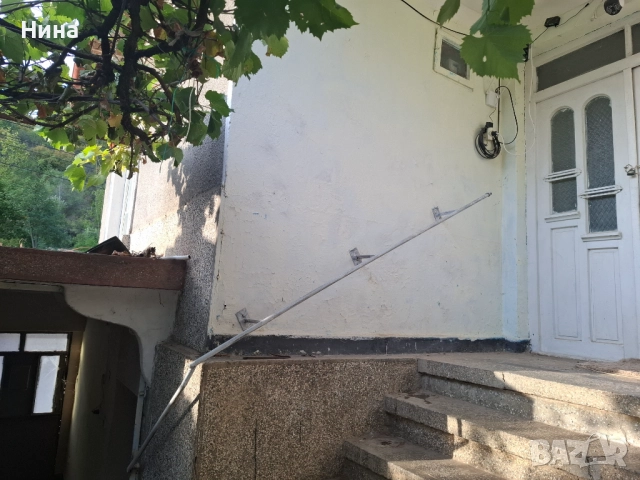 Къща с двор и постройки, снимка 5 - Къщи - 52310073