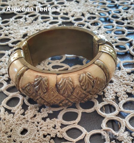 Масивна винтидж гривна от слонова кост