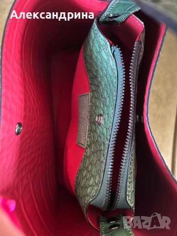 Зелена Дамска чанта от естествена кожа , снимка 4 - Чанти - 51943986