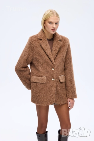 Кафяво пухкаво текстурирано палто,мека и топло, цвят кафяв