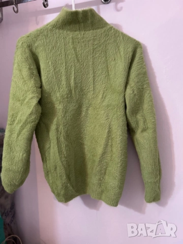 Дамски зелен пуловер , снимка 2 - Блузи с дълъг ръкав и пуловери - 53212576
