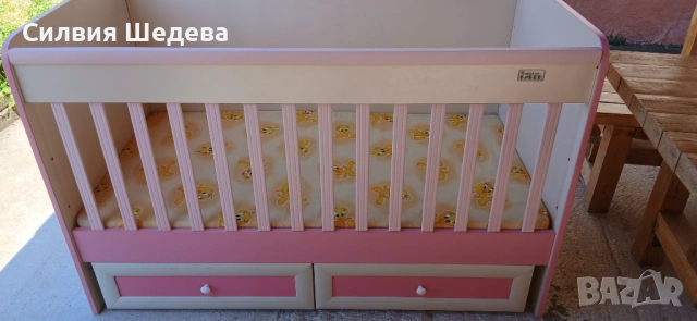 Продавам детско креватче за момиченце.