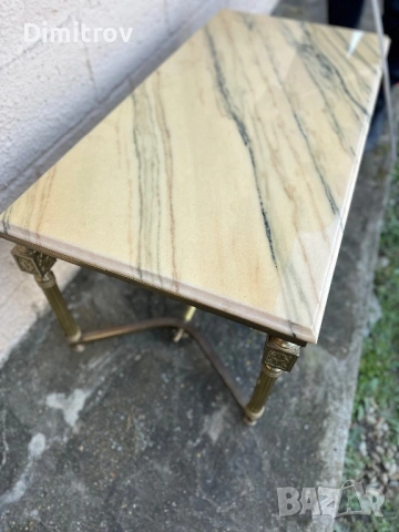 Винтидж холна маса с мраморен плот и месингови крака, снимка 3 - Маси - 53958519